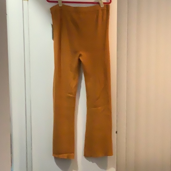 NWT BCBG Paris orange size Large stretchy ribbed wide-leg pants.  See pictures. - Picture 2 of 9